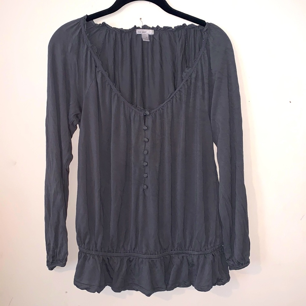 Women’s medium top Old Navy shirt